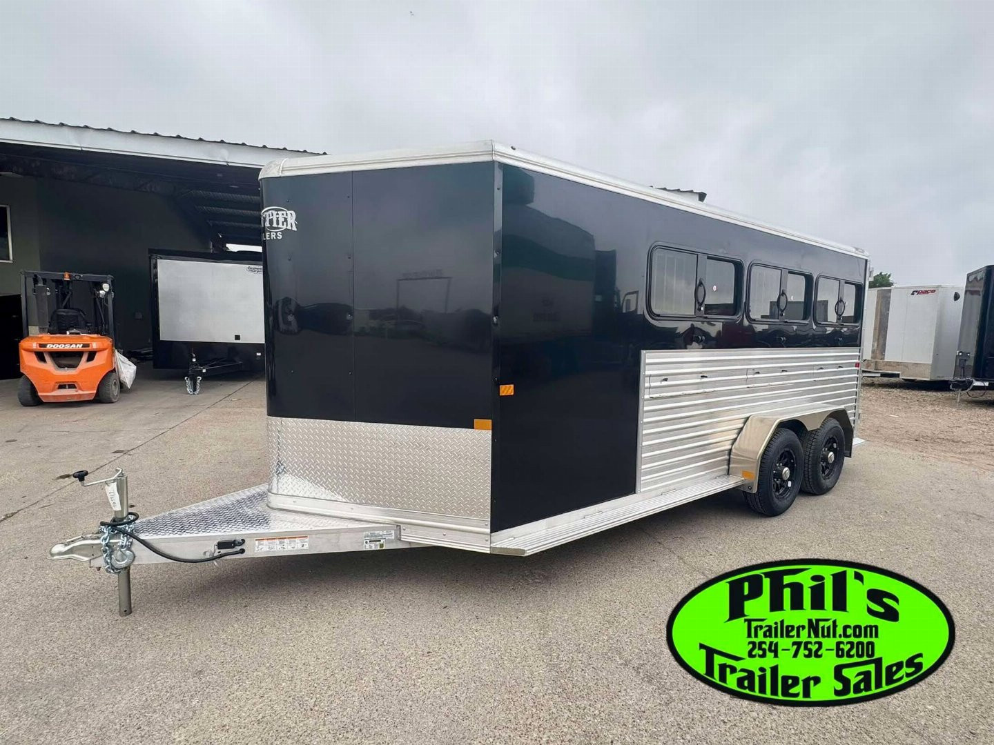 New Frontier Trailers LOW PRO LIVESTOCK TRAILER 6 PEN Stock / Stock Combo Trailer