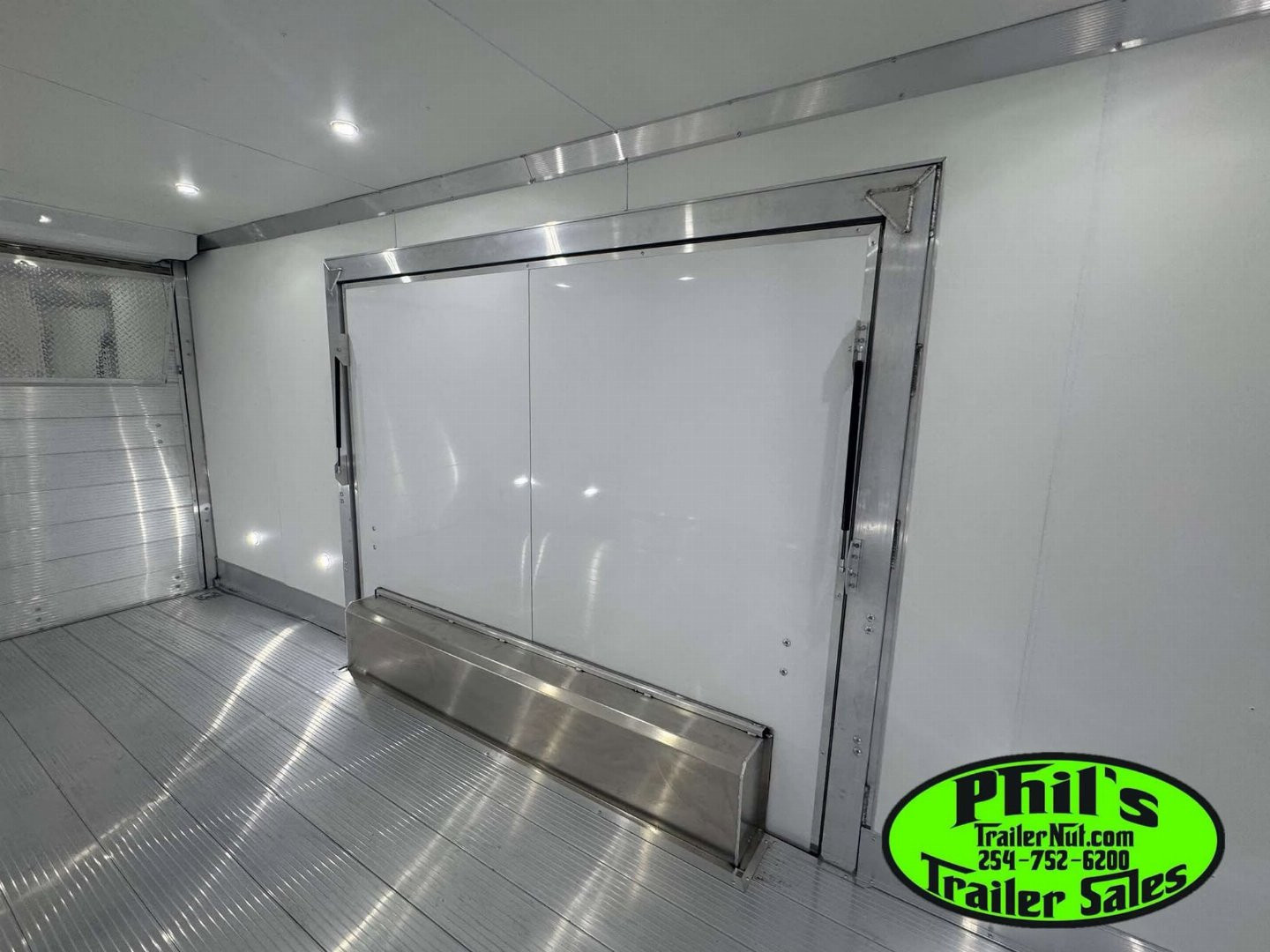 New E-Z Hauler 24' ALL ALUMINUM CAR HAULER LARGE ESCAPE DOOR FINISHED OUT Cargo / Enclosed Trailer EXTRUDED ALUMINUM FLOOR