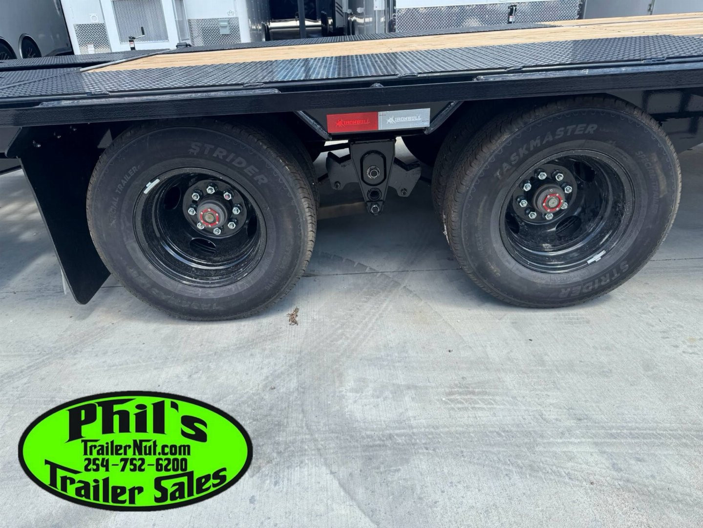 New 2026 Iron Bull 102X25' (20+5) RAMPAGE (FOLD OVER) RAMPS- 22K HD LOW PRO Deckover Trailer