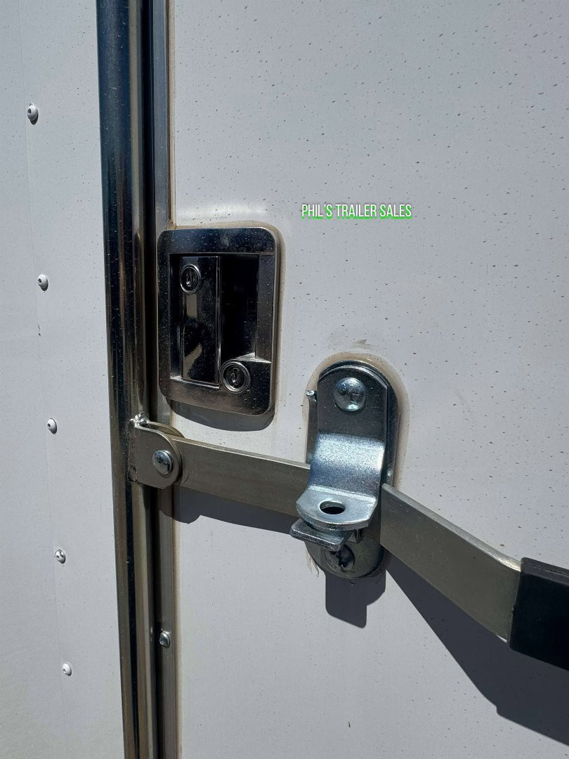 New CONTINENTAL CARGO NEW 6X12 V-NOSE ENCLOSED TRAILER CARGO TRAILER SINGLE AXLE Cargo / Enclosed Trailer DOUBLE DOORS