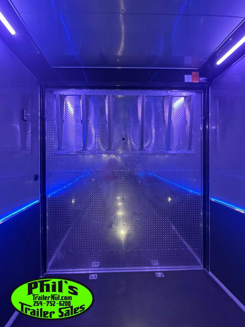 New Haulmark NEW 85X32 EDGE ENCLOSED SPRINT RACE TRAILER CAR HAULER Car / Racing Trailer