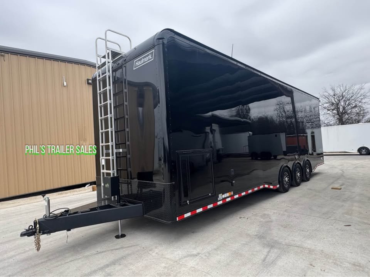 New Haulmark NEW 85X32 EDGE ENCLOSED SPRINT RACE TRAILER CAR HAULER Car / Racing Trailer