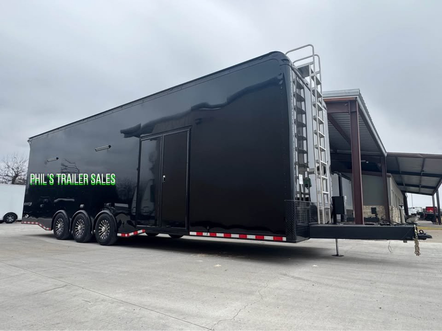 New Haulmark NEW 85X32 EDGE ENCLOSED SPRINT RACE TRAILER CAR HAULER Car / Racing Trailer