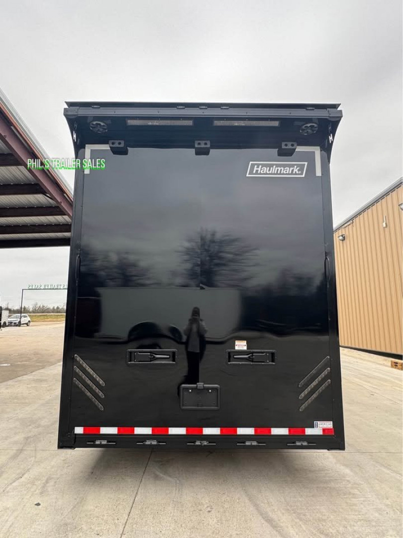 New Haulmark NEW 85X32 EDGE ENCLOSED SPRINT RACE TRAILER CAR HAULER Car / Racing Trailer