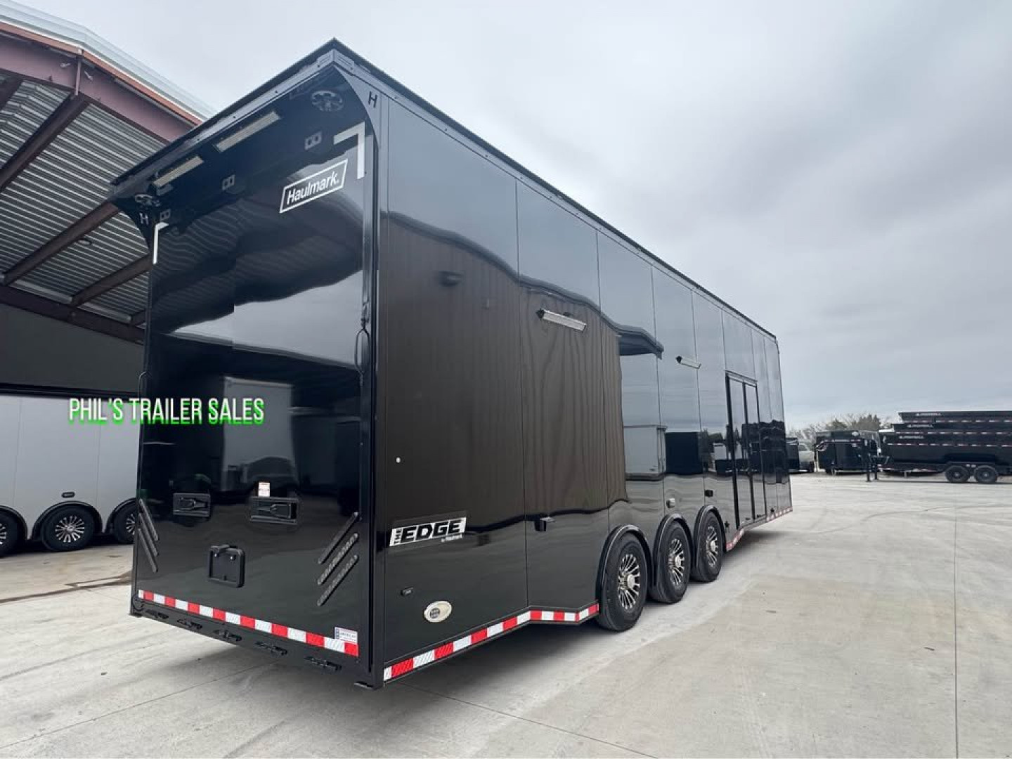 New Haulmark NEW 85X32 EDGE ENCLOSED SPRINT RACE TRAILER CAR HAULER Car / Racing Trailer
