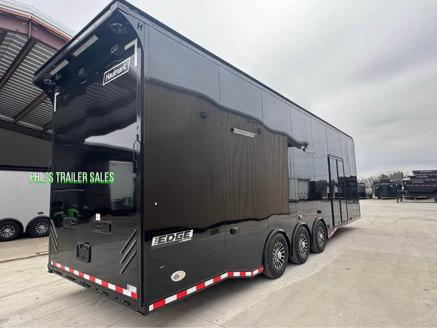 New Haulmark NEW 85X32 EDGE ENCLOSED SPRINT RACE TRAILER CAR HAULER Car / Racing Trailer