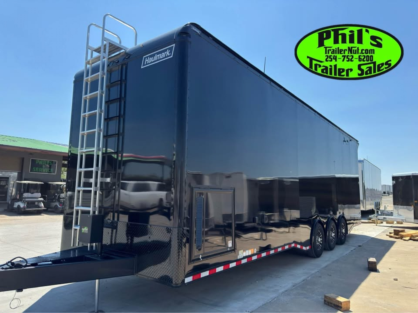 New Haulmark NEW 85X32 EDGE ENCLOSED SPRINT RACE TRAILER CAR HAULER Car / Racing Trailer