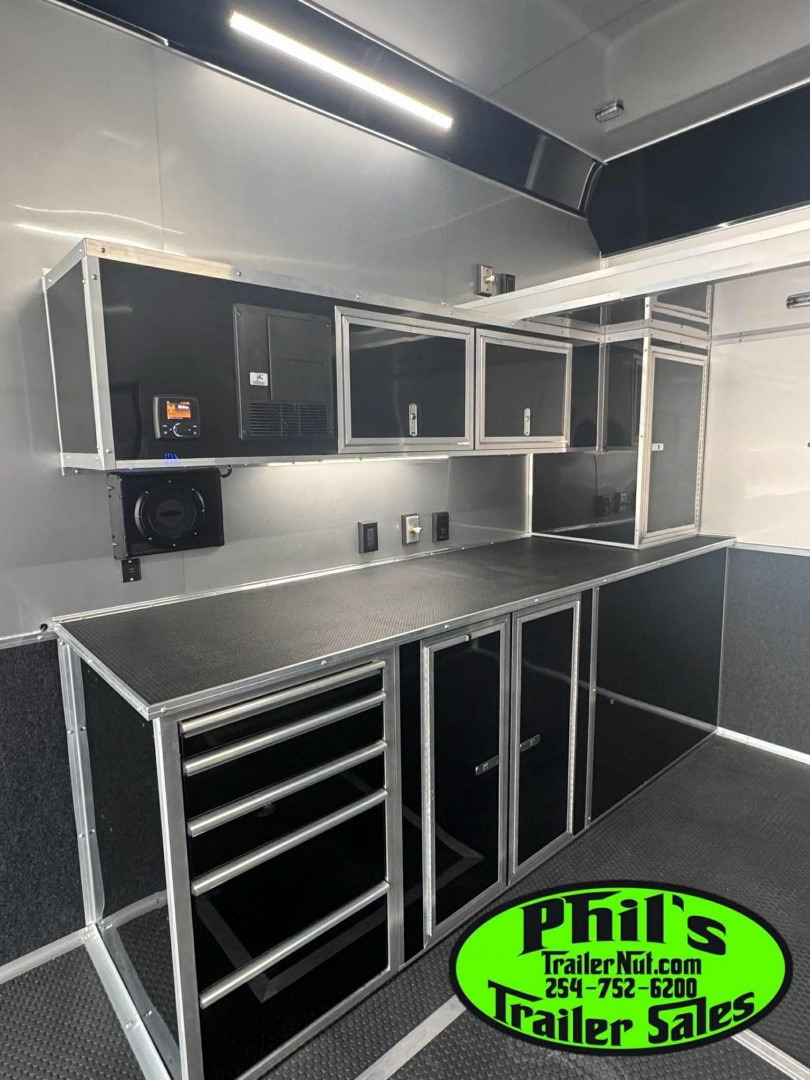 New Haulmark NEW 85X32 EDGE ENCLOSED SPRINT RACE TRAILER CAR HAULER Car / Racing Trailer