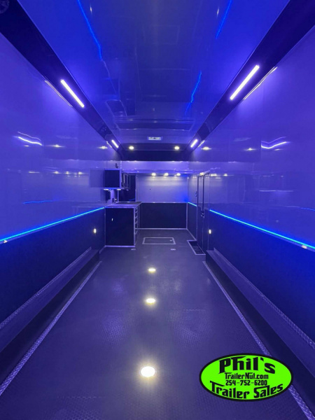 New Haulmark NEW 85X32 EDGE ENCLOSED SPRINT RACE TRAILER CAR HAULER Car / Racing Trailer