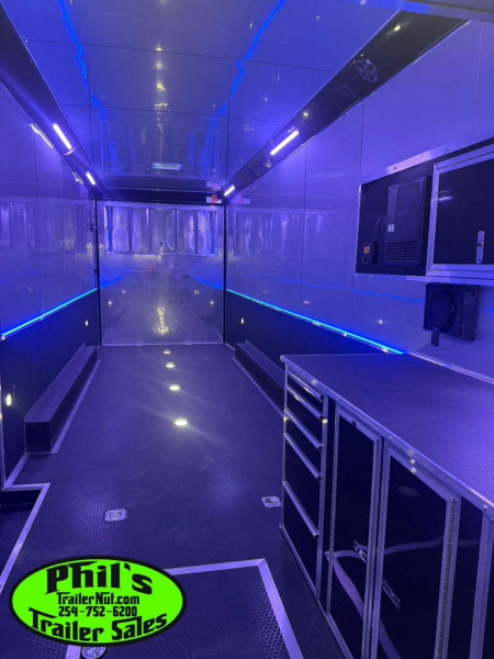 New Haulmark NEW 85X32 EDGE ENCLOSED SPRINT RACE TRAILER CAR HAULER Car / Racing Trailer