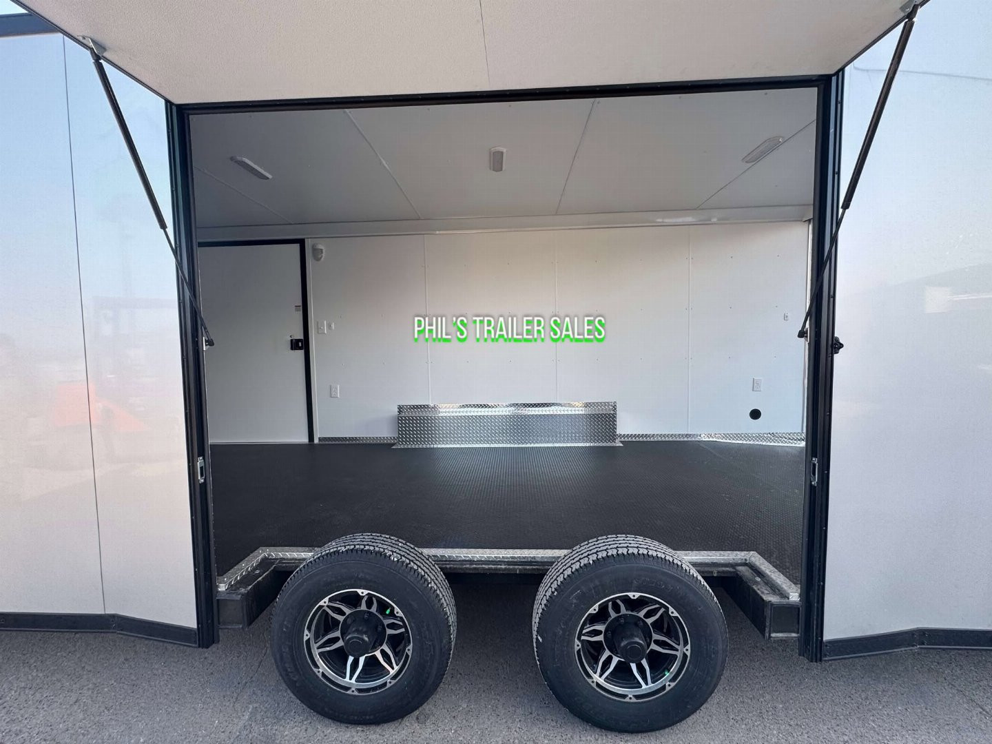 New 2025 RC Trailers 8.5X24 Car / Racing Trailer FULL ESCAPE DOOR WITH REMOVABLE FENDER TORSION AXLES