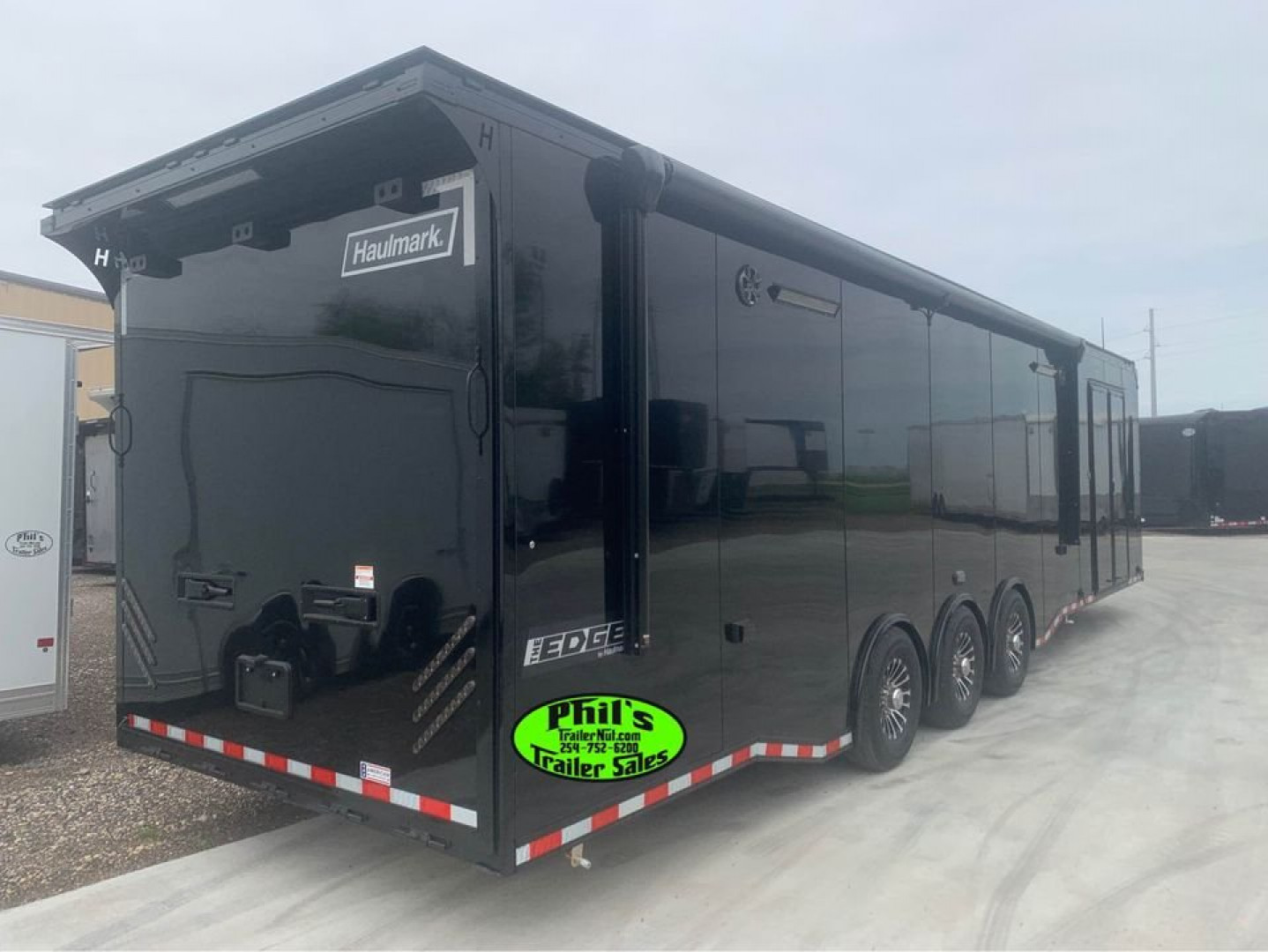 New 2025 HAULMARK 32' EDGE PRO TONGUE BOX / ELECTRIC AWNING / AIRLINES Car / Racing Trailer