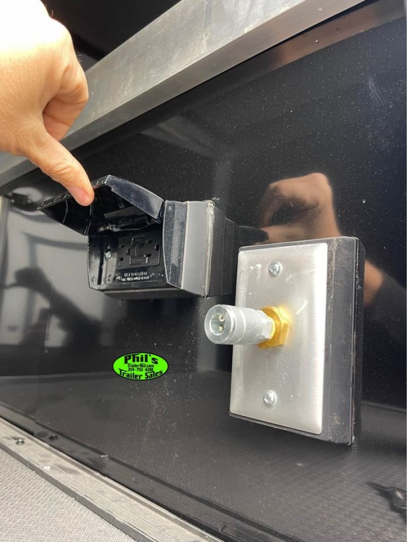 New 2025 HAULMARK 34' EDGE PRO TONGUE BOX / ELECTRIC AWNING / AIRLINES / DOORS Car / Racing Trailer