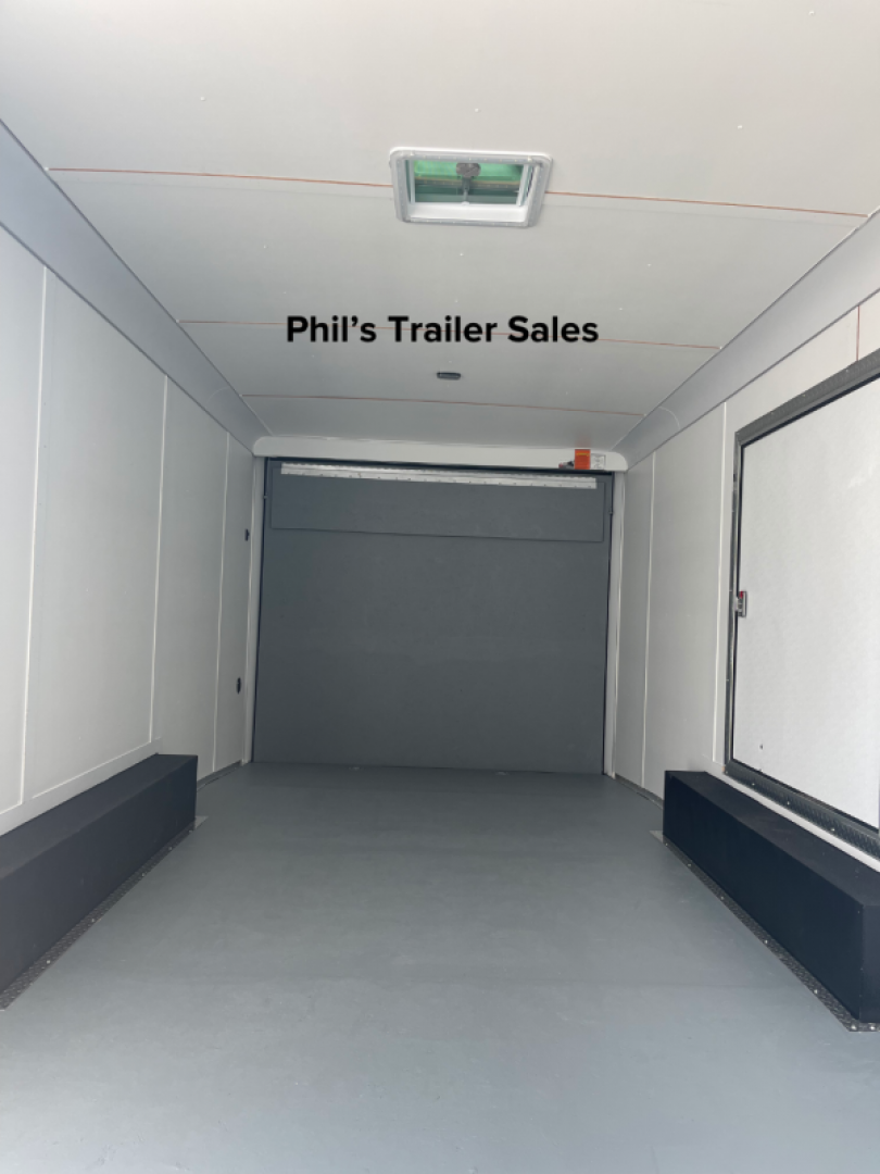 New 2024 HAULMARK 8.5X20 COMMERCIAL GRADE Cargo / Enclosed Trailer