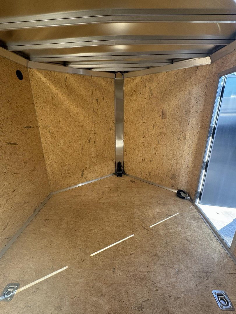 New E-Z Hauler 24' ALL ALUMINUM ENCLOSED CAR HAULER FULL ESCAPE DOOR REMOVABLE FENDER Car / Racing Trailer