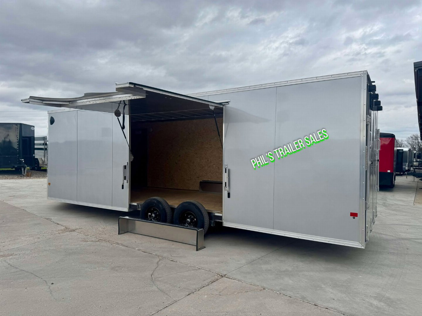 New E-Z Hauler 24' ALL ALUMINUM ENCLOSED CAR HAULER FULL ESCAPE DOOR REMOVABLE FENDER Car / Racing Trailer