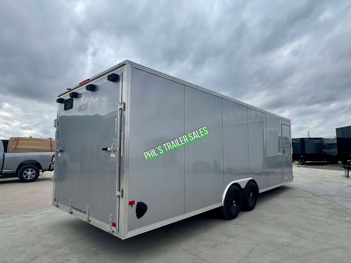 New E-Z Hauler 24' ALL ALUMINUM ENCLOSED CAR HAULER FULL ESCAPE DOOR REMOVABLE FENDER Car / Racing Trailer