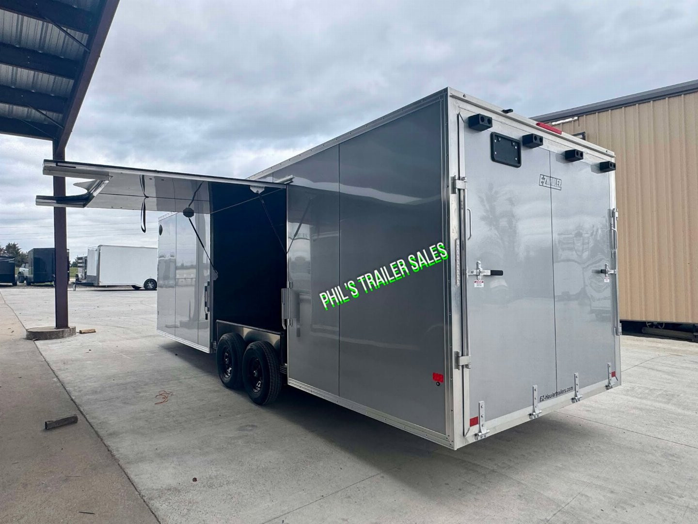 New E-Z Hauler 24' ALL ALUMINUM ENCLOSED CAR HAULER FULL ESCAPE DOOR REMOVABLE FENDER Car / Racing Trailer