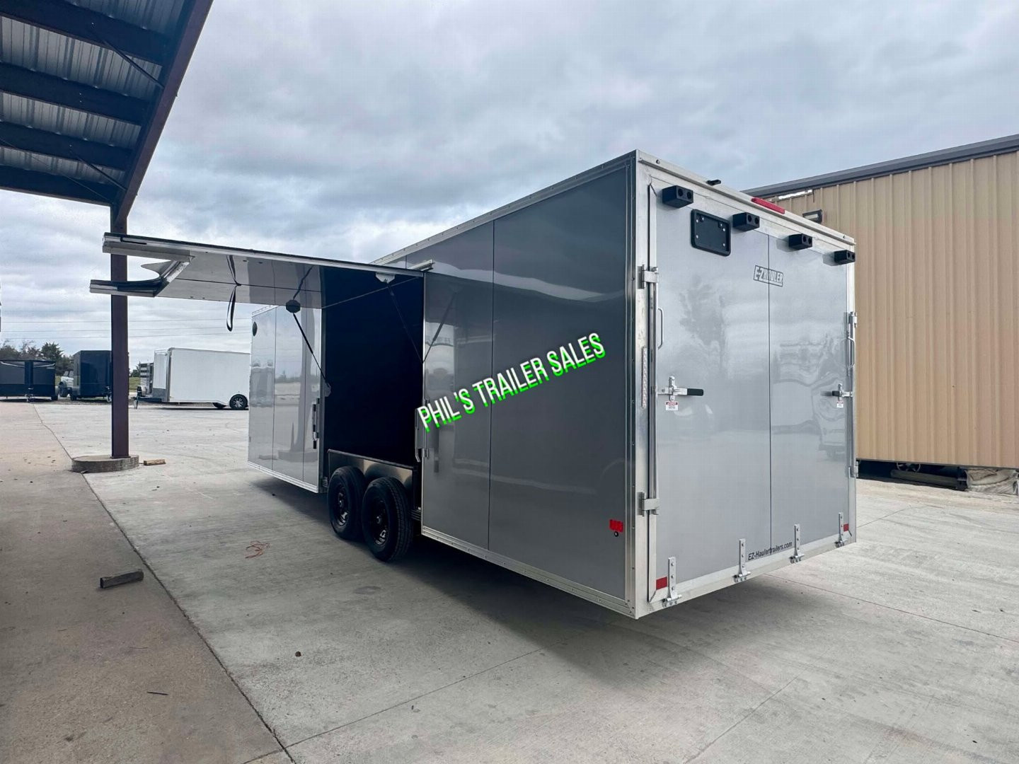 New E-Z Hauler 24' ALL ALUMINUM ENCLOSED CAR HAULER FULL ESCAPE DOOR REMOVABLE FENDER Car / Racing Trailer