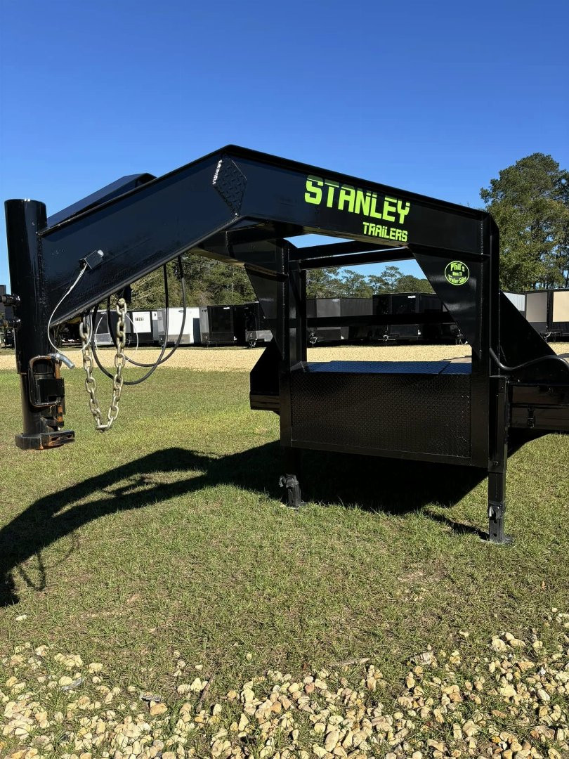 New 2025 Stanley Trailers 102X25 GOOSENECK Deckover Trailer