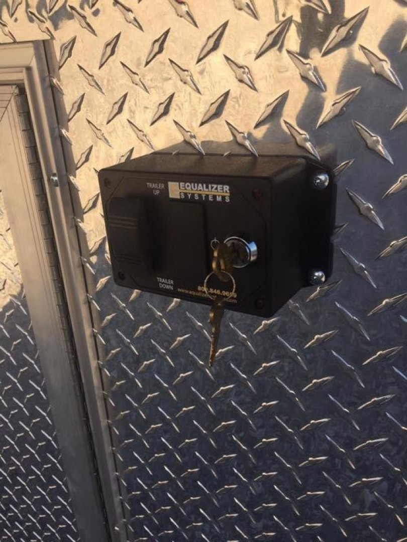 New Continental Cargo NEW 85X44 ENCLOSED CAR RACE TRAILER BATHROOM CAR HAULER Car / Racing Trailer