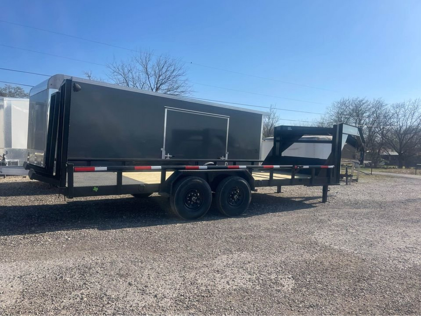 New 2025 STANLEY TRAILERS 83X24 GOOSENECK PIPE TOP Utility Trailer 14K STAND UP RAMPS