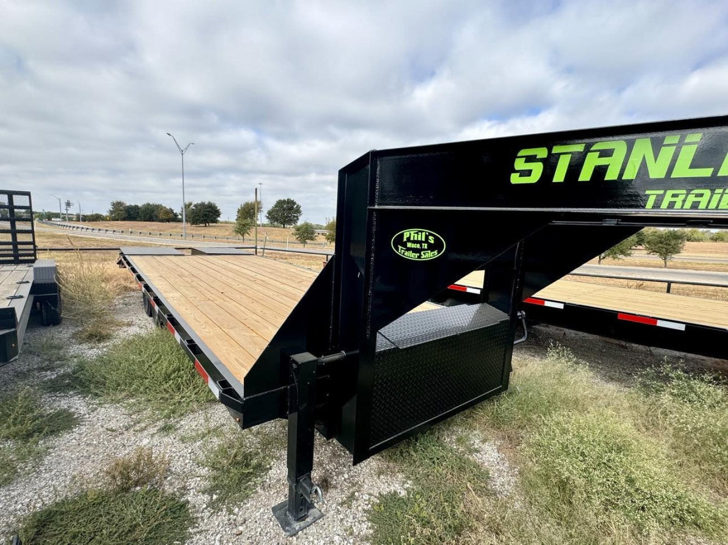New 2025 Stanley Trailers 102 X 25 GOOSENECK DECK OVER Equipment Trailer 5' MEGA RAMPS