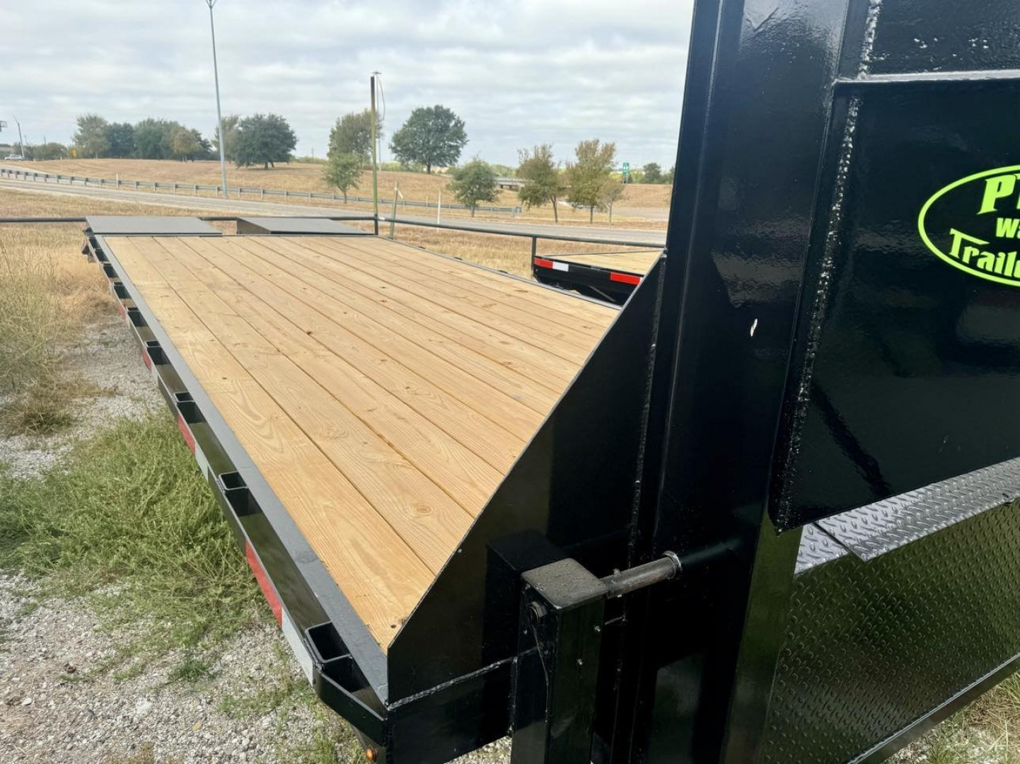 New 2025 Stanley Trailers 102 X 25 GOOSENECK DECK OVER Equipment Trailer 5' MEGA RAMPS