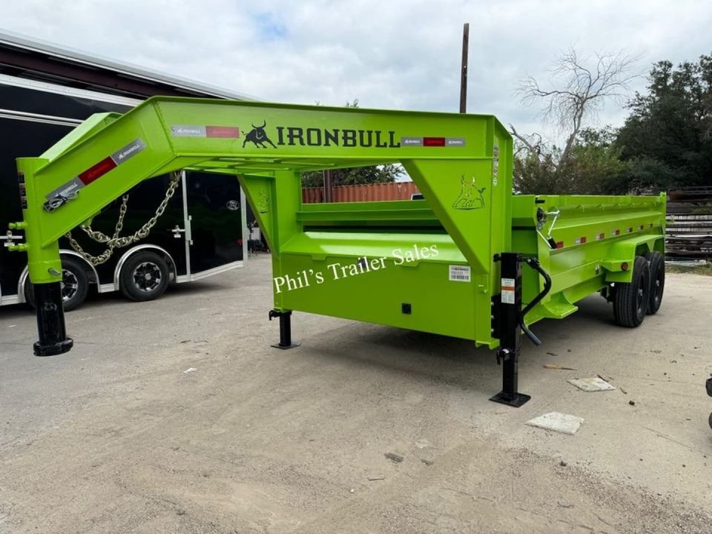 New 2025 IRON BULL 83X16 GOOSENECK SCISSOR LIFT 24'' SIDES Dump Trailer