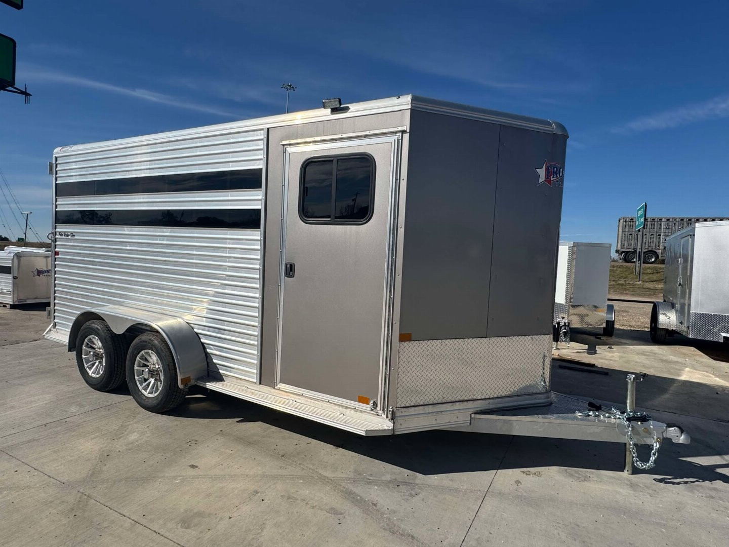 New 2023 Frontier Trailers FACTORY DEMO UNIT3 HORSE STRIDER SERIES Stock / Stock Combo Trailer ONLY 1 AVAILABLE AT THIS PRICE