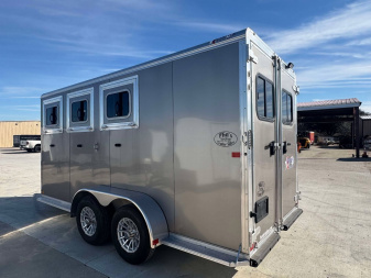 New 2023 Frontier Trailers FACTORY DEMO UNIT3 HORSE STRIDER SERIES Stock / Stock Combo Trailer ONLY 1 AVAILABLE AT THIS PRICE
