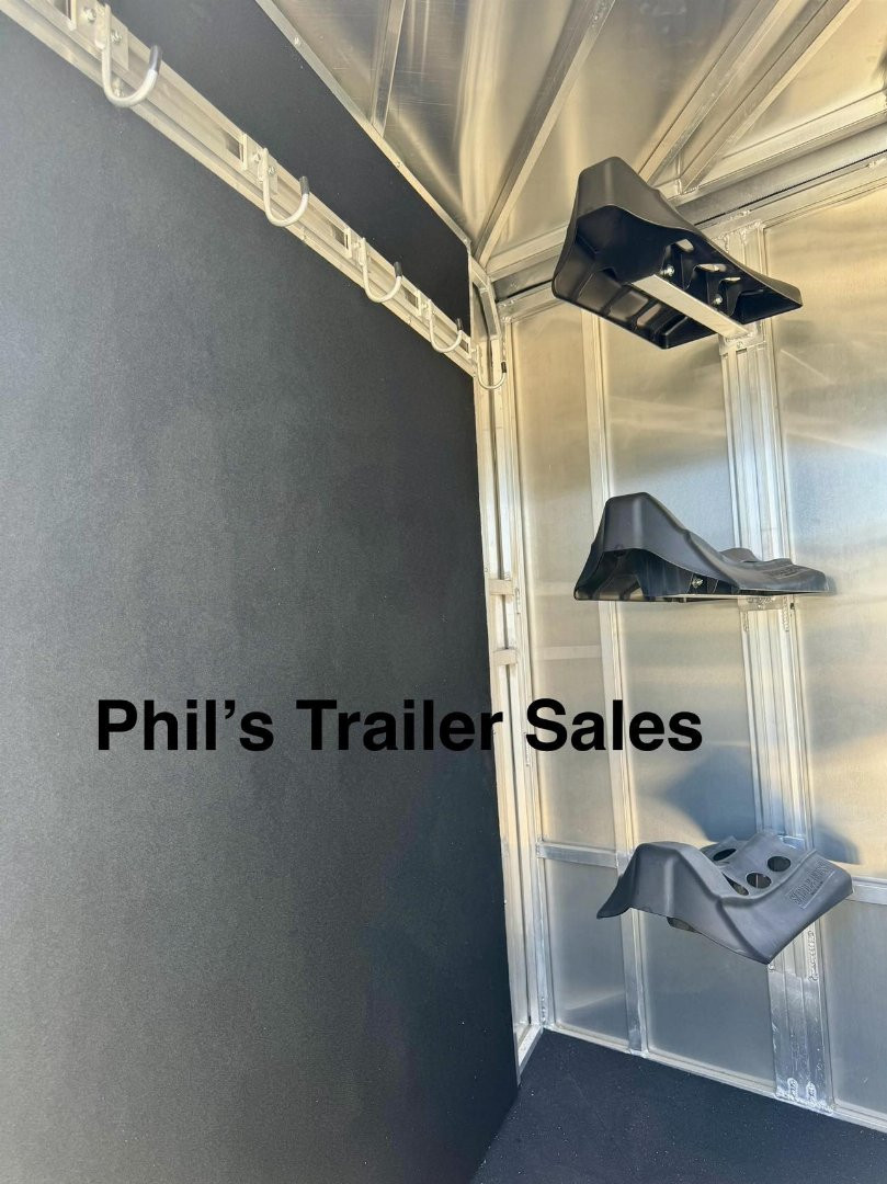 New 2023 Frontier Trailers 3 HORSE SLANT TRAILER STRIDER LITE SERIES Stock / Stock Combo Trailer FACTORY DEMO ONLY 1 AVAILABLE AT THIS PRICE!