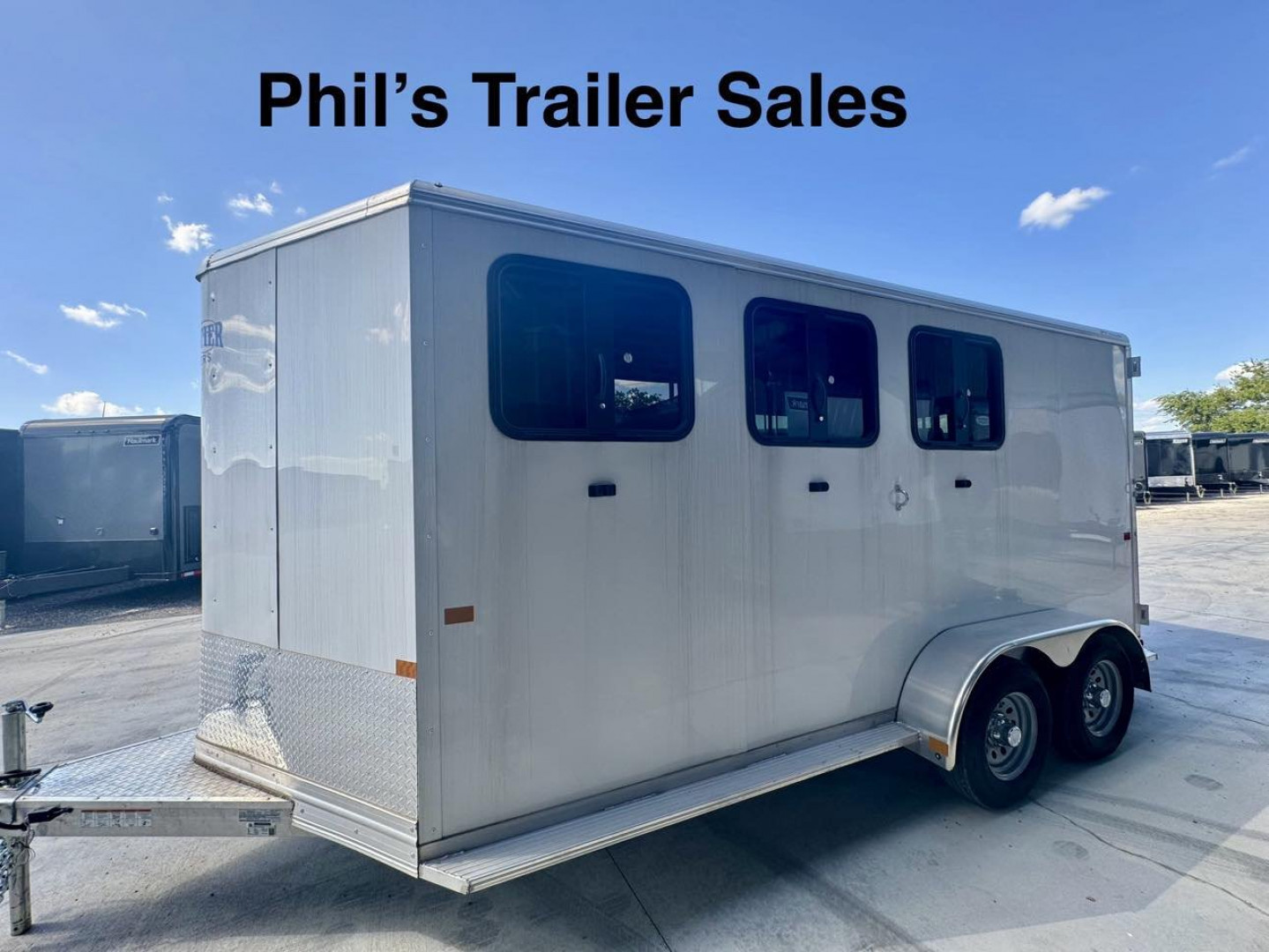 New 2023 Frontier Trailers 3 HORSE SLANT TRAILER STRIDER LITE SERIES Stock / Stock Combo Trailer FACTORY DEMO ONLY 1 AVAILABLE AT THIS PRICE!