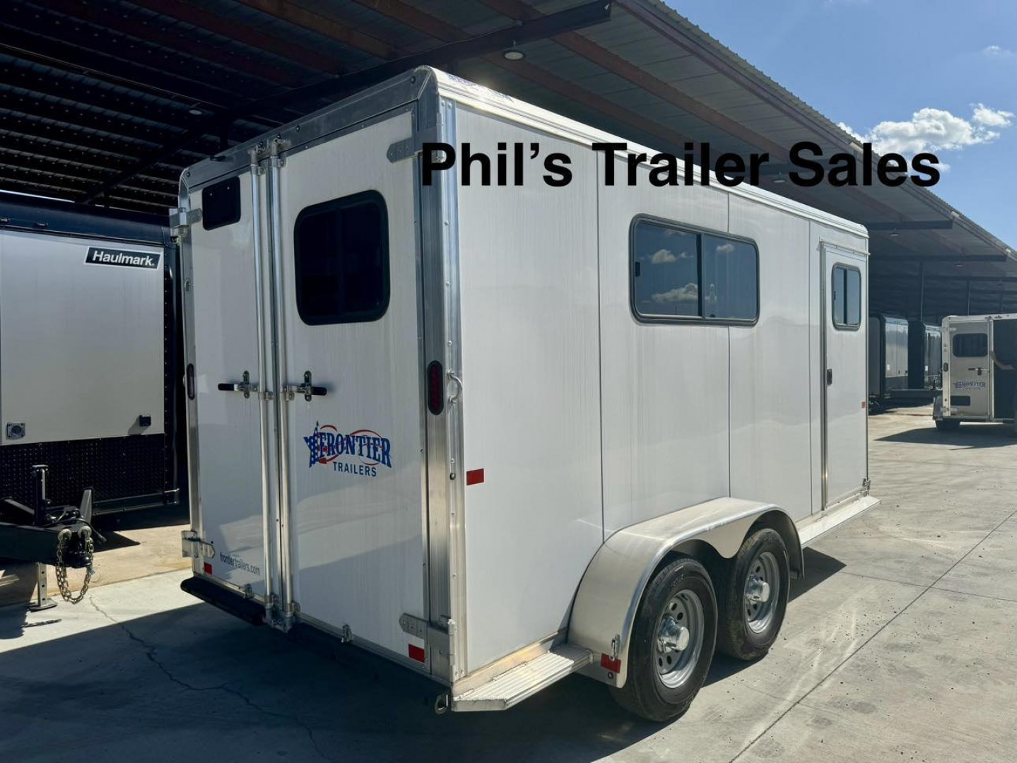 New 2023 Frontier Trailers 3 HORSE SLANT TRAILER STRIDER LITE SERIES Stock / Stock Combo Trailer FACTORY DEMO ONLY 1 AVAILABLE AT THIS PRICE!