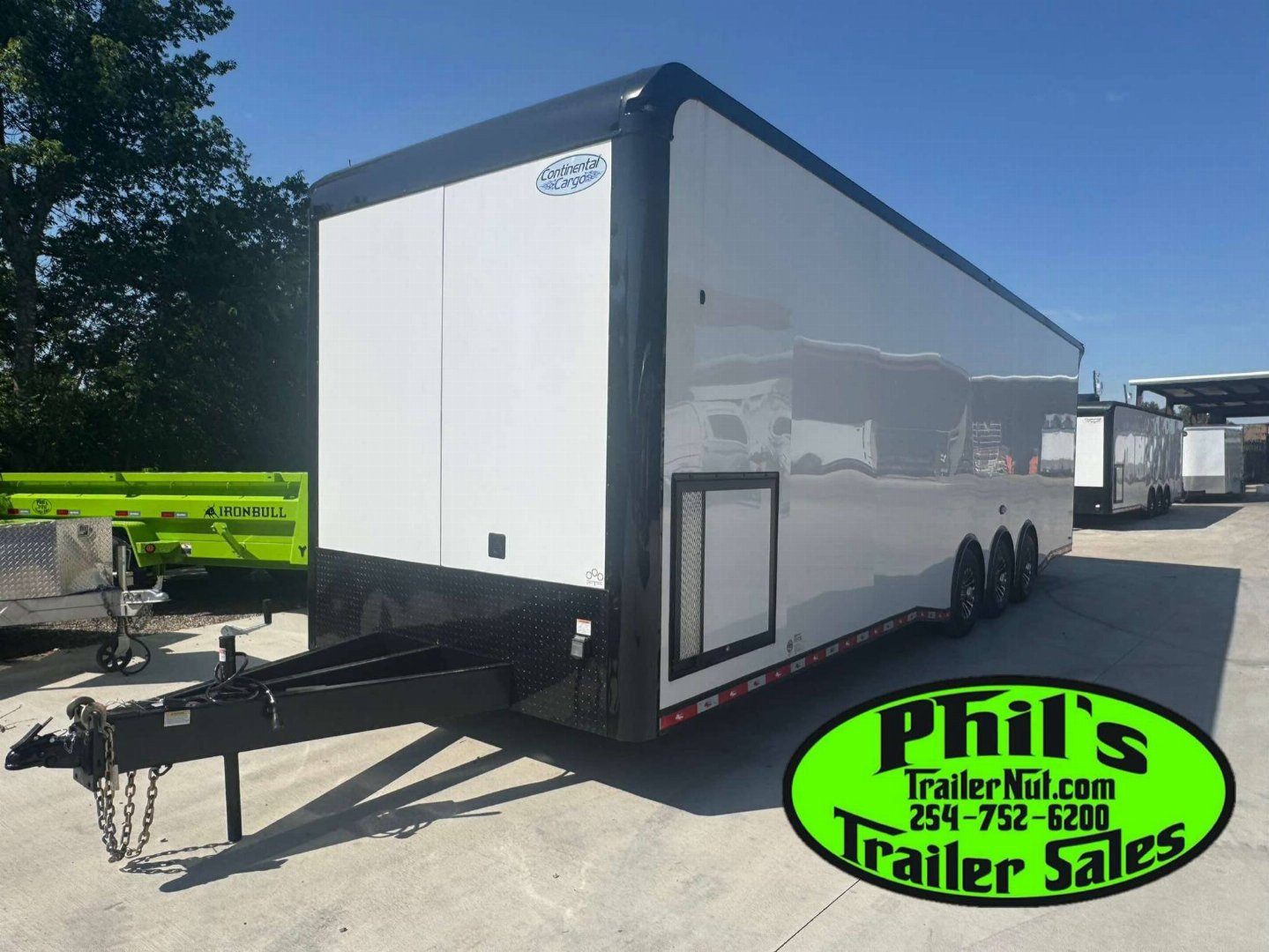 New CONTINENTAL CARGO NEW 85X32 ENCLOSED RACE CAR TRAILER LATE MODEL RAMP OVERS TRAILER Car / Racing Trailer