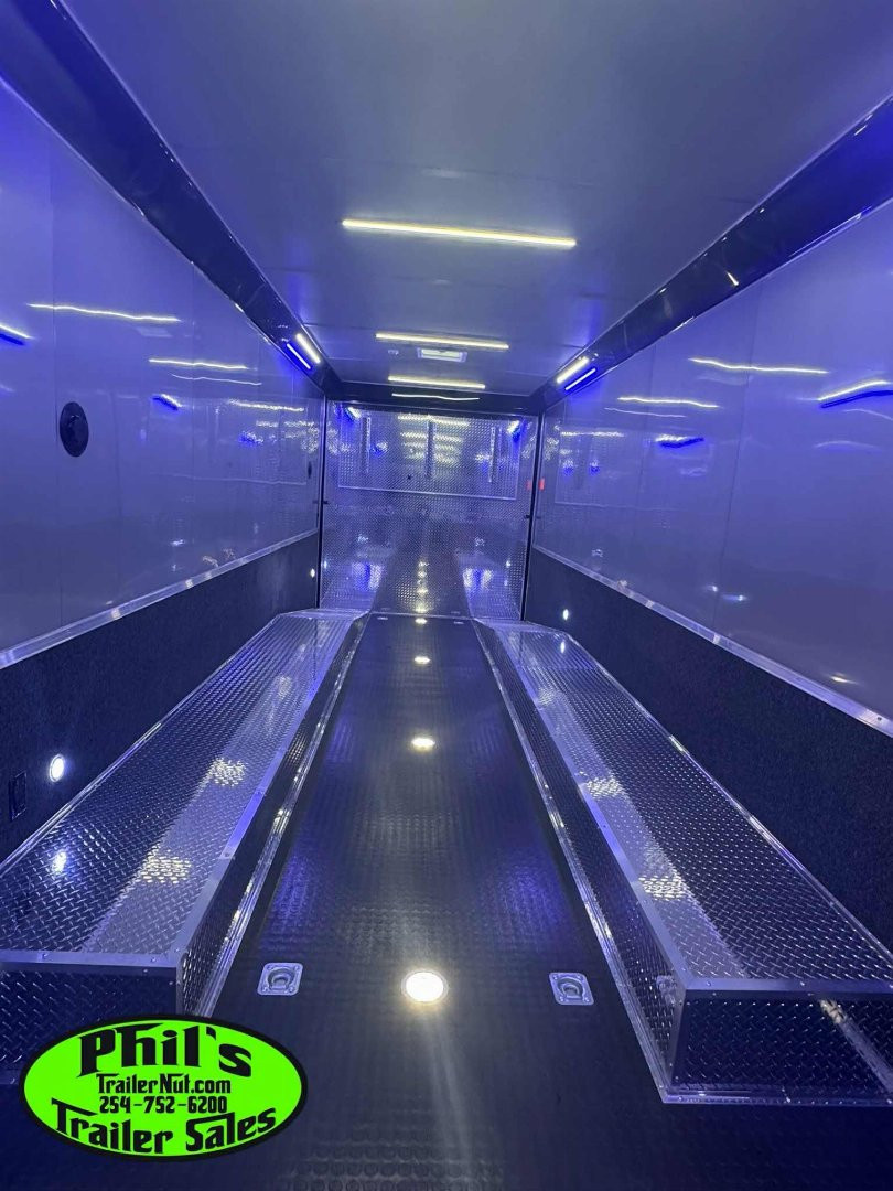 New CONTINENTAL CARGO NEW 85X32 ENCLOSED RACE CAR TRAILER LATE MODEL RAMP OVERS TRAILER Car / Racing Trailer