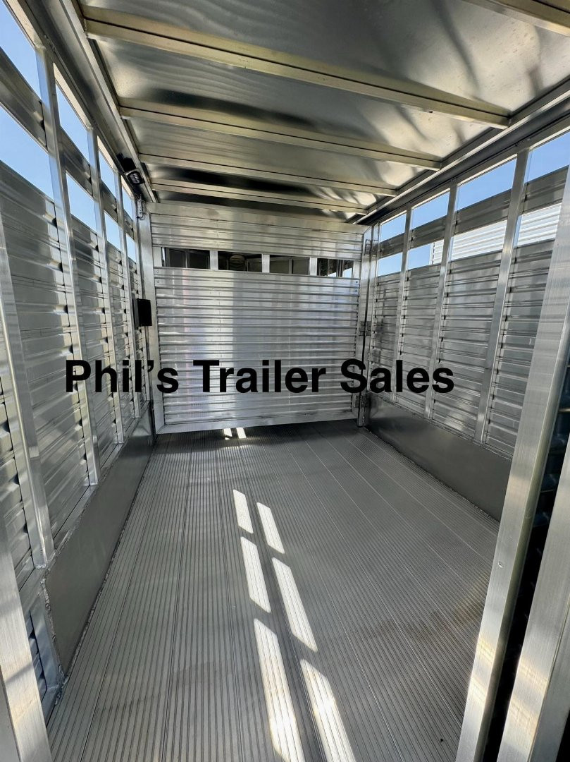 New STOCK Trailers 16'7 " LIVE STOCK TRAILER STOCK / HORSE TRAILER ALL ALUMINUM Stock / Stock Combo Trailer FACTORY DEMO SALE ONLY 1 AVAILABLE AT THIS PRICE DEALER DEMO