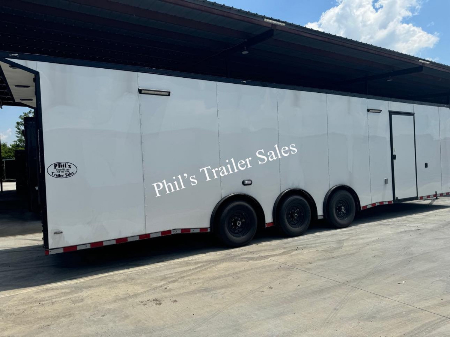 New 8.5x32 BATHROOM PACKAGE & ESCAPE DOOR Car / Racing Trailer ENCLOSED CAR HAULER