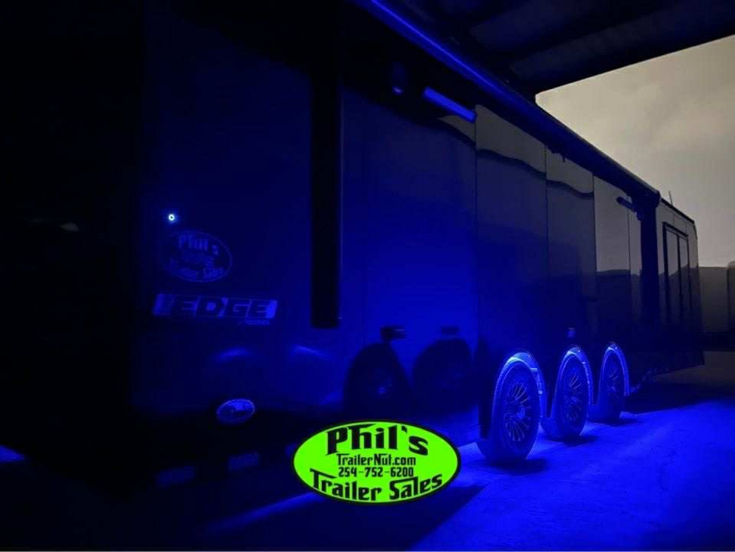 New Haulmark 8.5X34 RACE TRAILER EDGE PRO BATHROOM PACKAGE ELECTRIC AWNING & HYDRAULIC JACK! Car / Racing Trailer