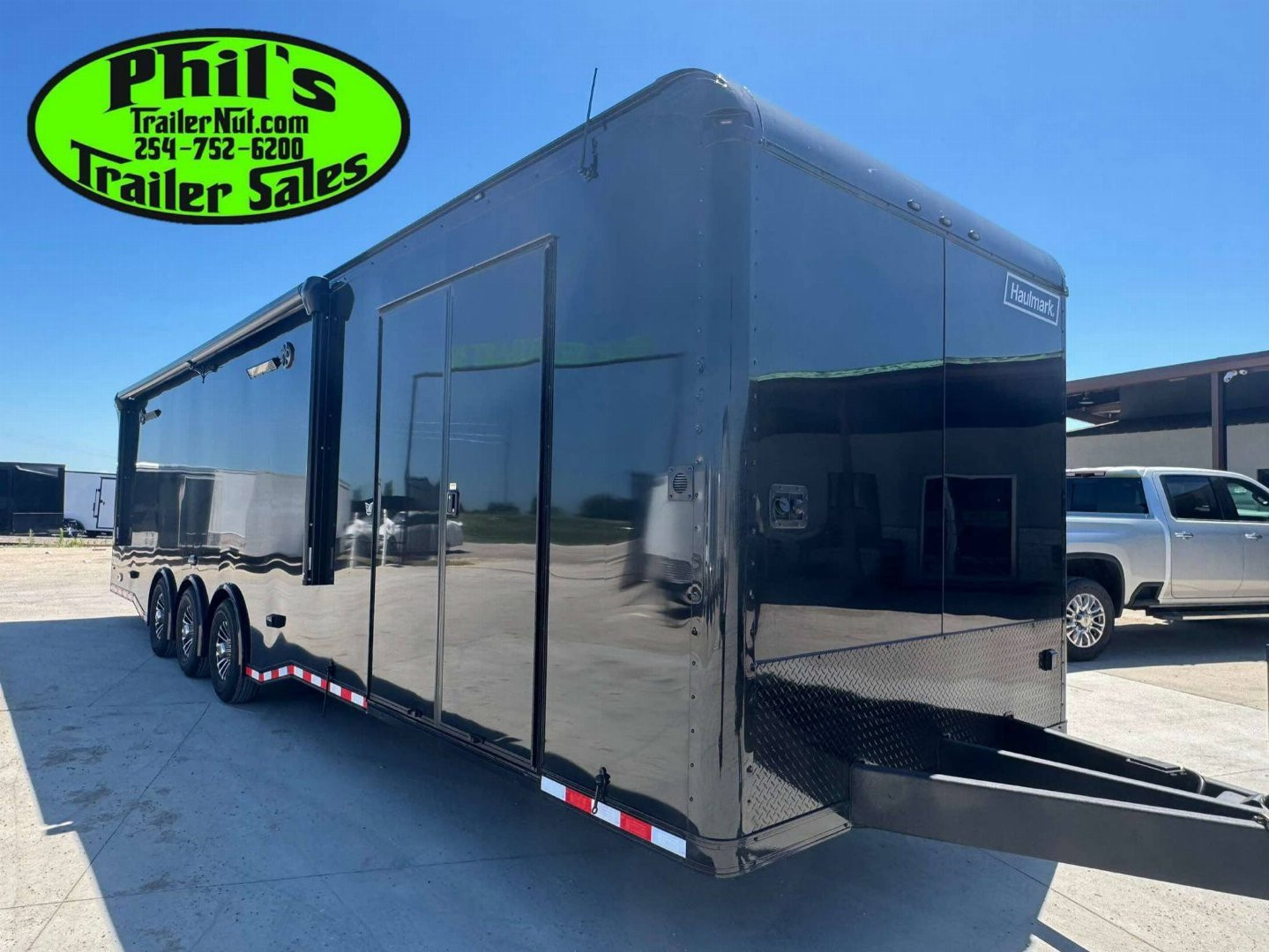 New Haulmark 8.5X34 RACE TRAILER EDGE PRO BATHROOM PACKAGE ELECTRIC AWNING & HYDRAULIC JACK! Car / Racing Trailer