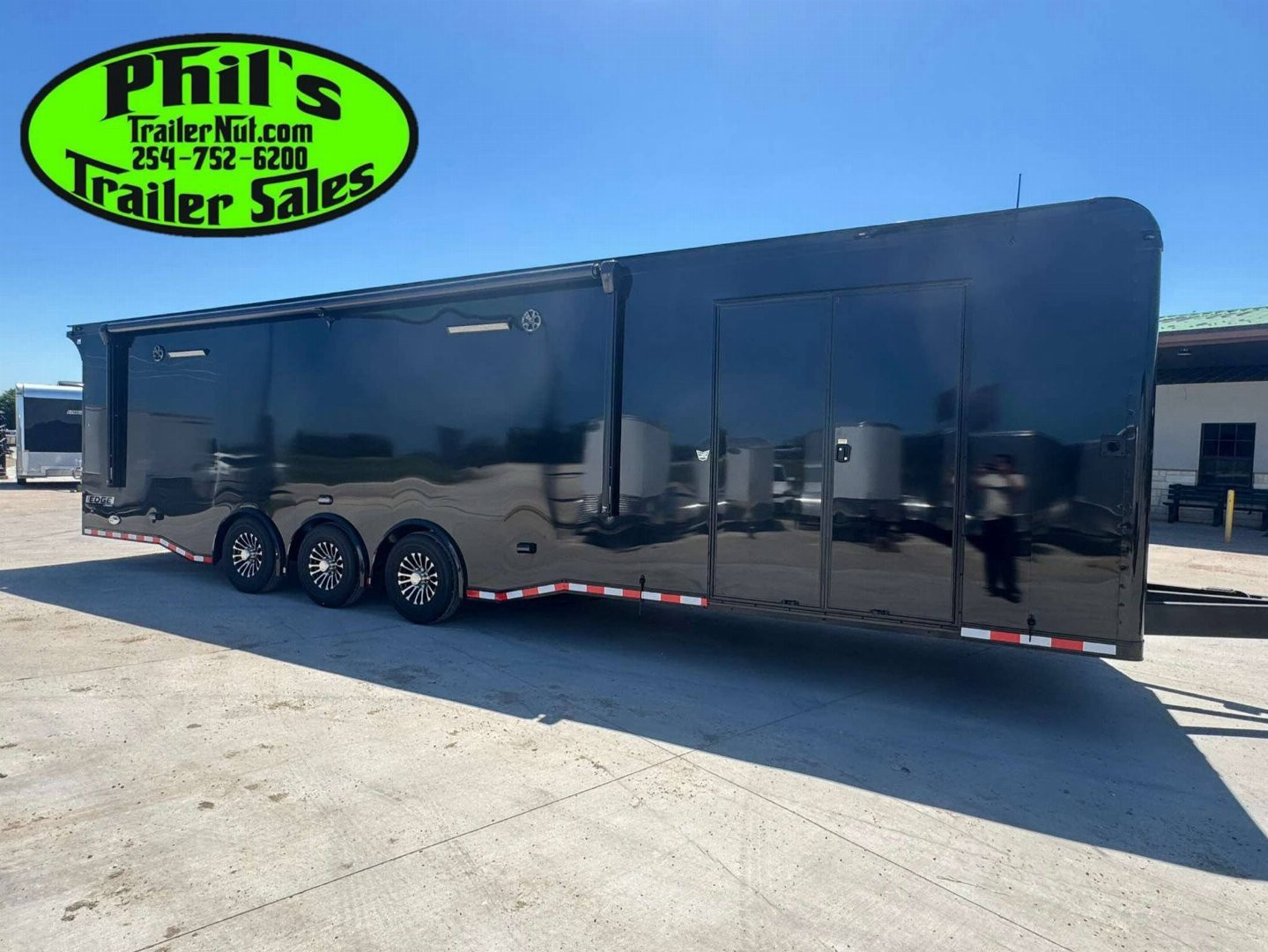 New Haulmark 8.5X34 RACE TRAILER EDGE PRO BATHROOM PACKAGE ELECTRIC AWNING & HYDRAULIC JACK! Car / Racing Trailer