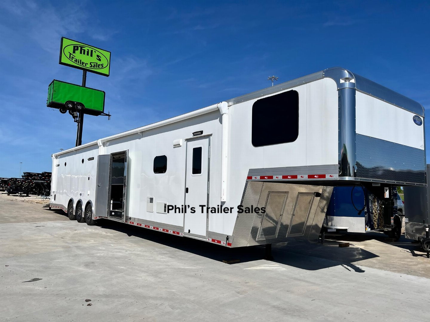 New CONTINENTAL CARGO 52' LIVING QUARTERS Car / Racing Trailer BATHROOM PACKAGE, DUAL MINI SPLIT & GENERATOR