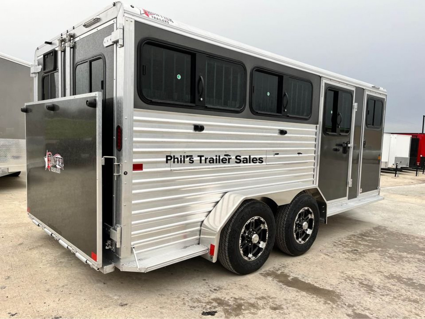 New 2025 Frontier Trailers LOW PRO LIVESTOCK TRAILER 6 PEN Stock / Stock Combo Trailer