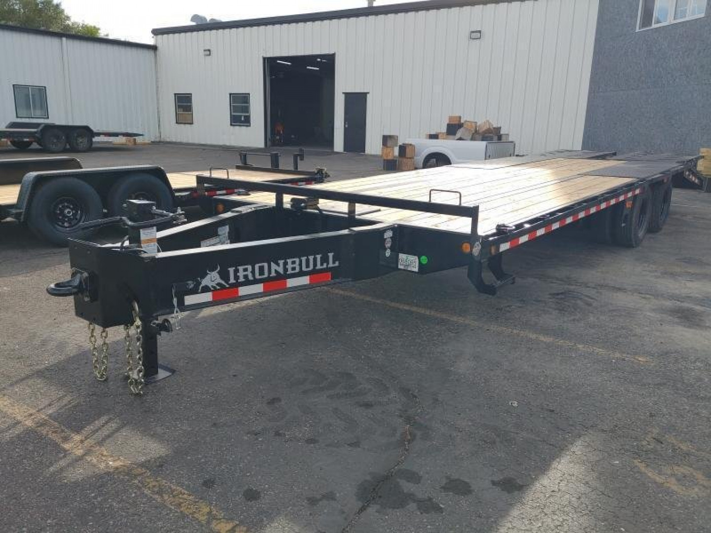 New 2026 Iron Bull EQUIPMENT TRAILER 102 X 30 24K GVWR IRONBULL PINTLE HITCH Deckover Trailer