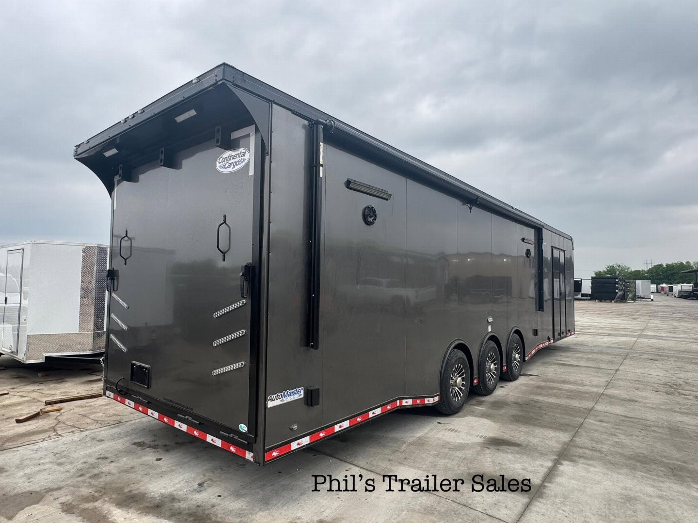 New CONTINENTAL CARGO 8.5X34 RACE TRAILER BATHROOM PACKAGE Car / Racing Trailer