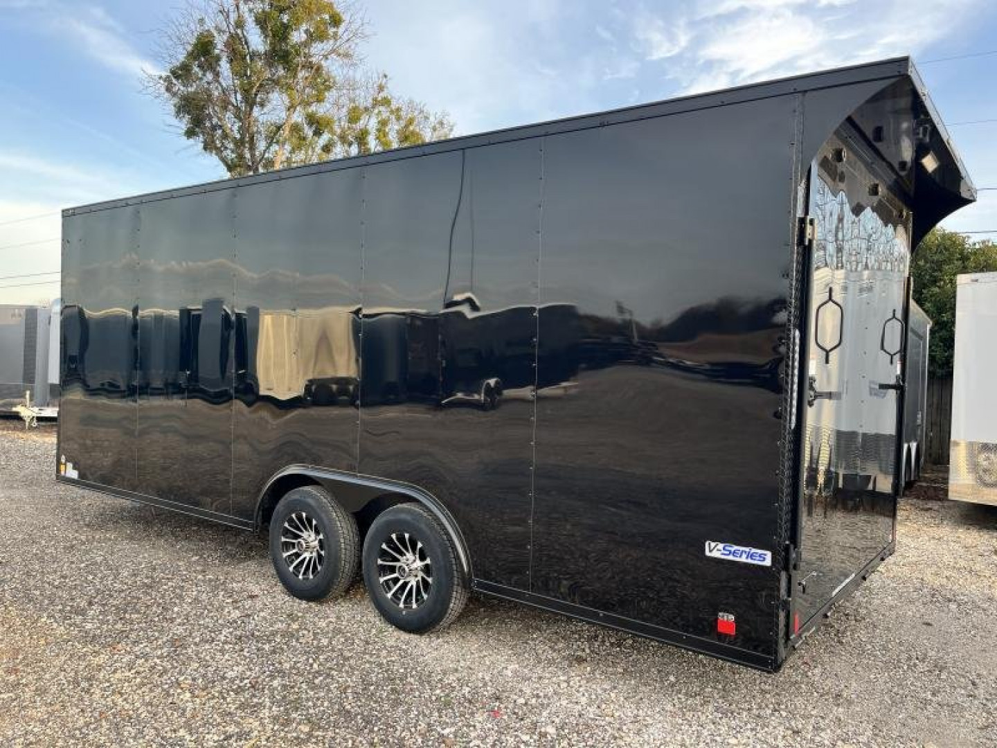 New 2025 CONTINENTAL CARGO NEW 85X24 V-NOSE ENCLOSED RACE CARGO TRAILER Cargo / Enclosed Trailer