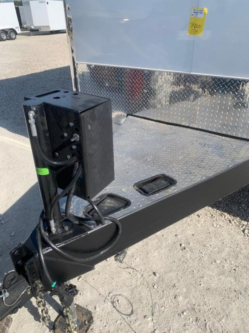 New Haulmark NEW 85X32 EDGE ENCLOSED SPRINT RACE TRAILER CAR HAULER Car ...