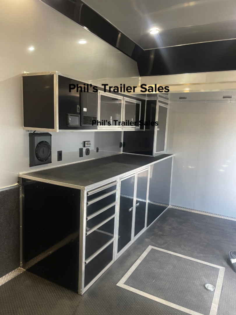 New Haulmark NEW 85X32 EDGE ENCLOSED SPRINT RACE TRAILER CAR HAULER Car ...