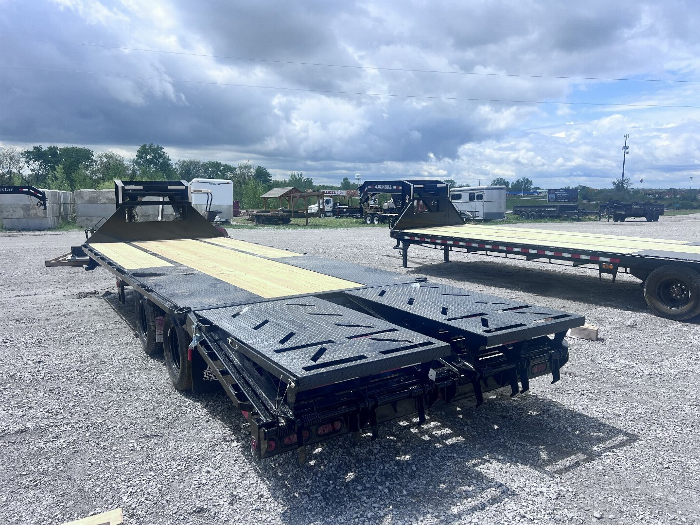 New IRON BULL IRON BULL 102X 25 TANDEM DUAL GOOSENECK TRAILER Equipment Trailer