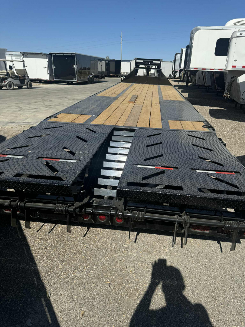 New IRON BULL 32 TANDEM DUAL EQUIPMENT TRAILER Equipment Trailer